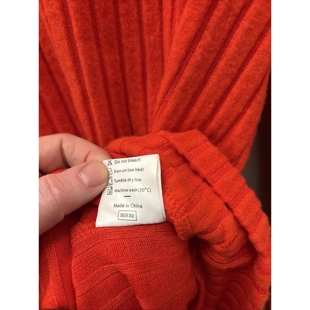 NWT Women's Red Ribbed V-neck Lightweight Sweater Sampeel - Picture 4 of 11